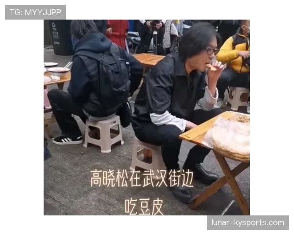熊朝忠训练完蹲路边啃馒头,这自律狠人连喝水都掐秒? 熊朝忠训练完蹲路边啃馒头,这自律狠人连喝水都掐秒?